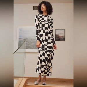 LucyParis Long Sleeve Black and Cream Dress